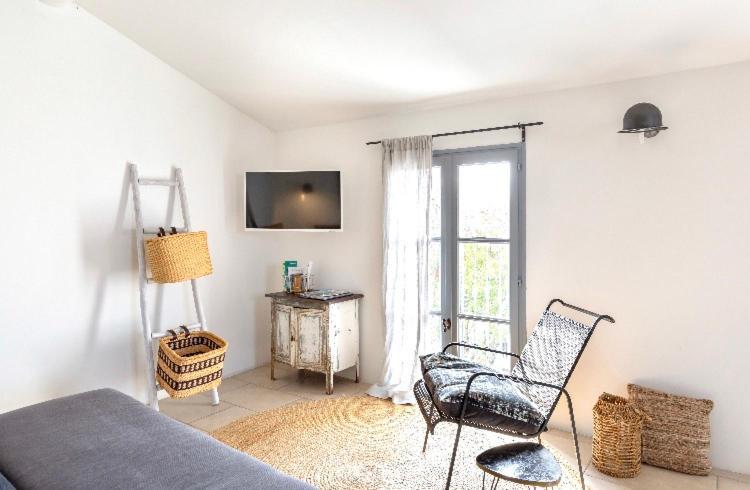 Suite Sur La Sorgue LʼIsle-sur-la-Sorgue Buitenkant foto