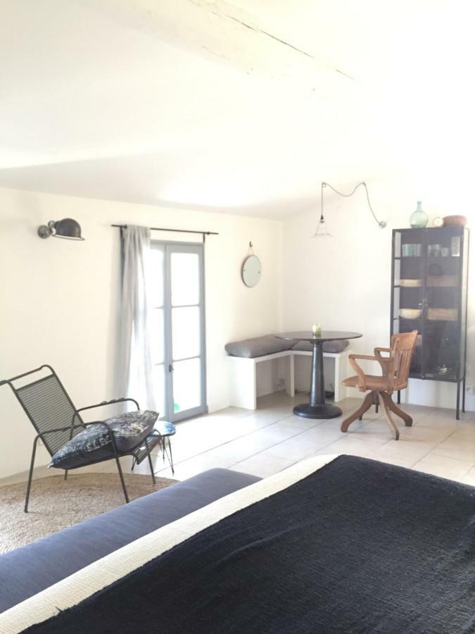 Suite Sur La Sorgue LʼIsle-sur-la-Sorgue Buitenkant foto